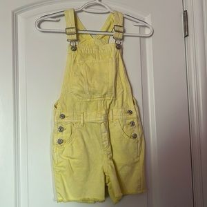 Youth girls overalls. worn once. very comfortable.
